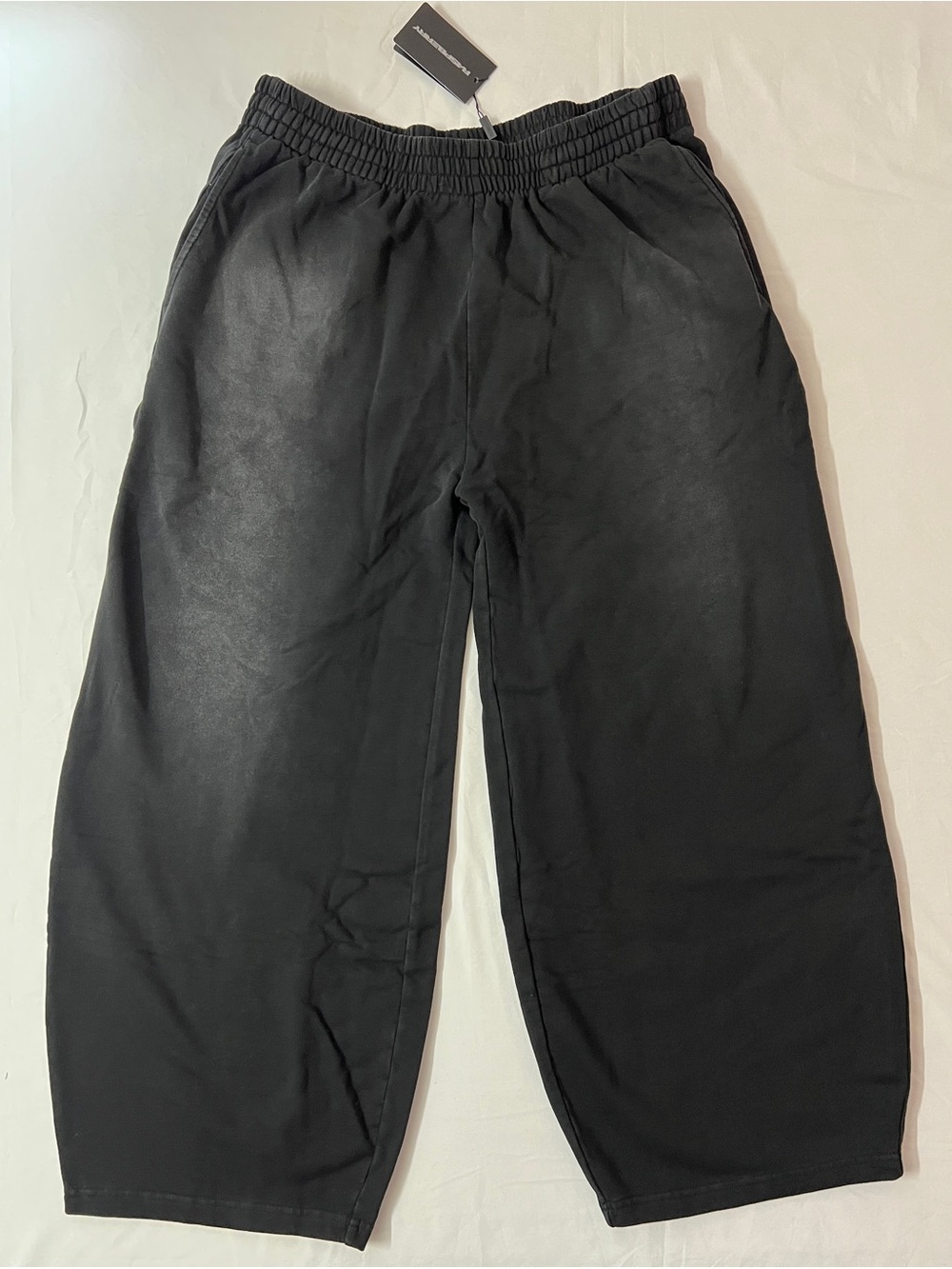 GV Gallery Raspberry Hills Black Tundra Sweatpants